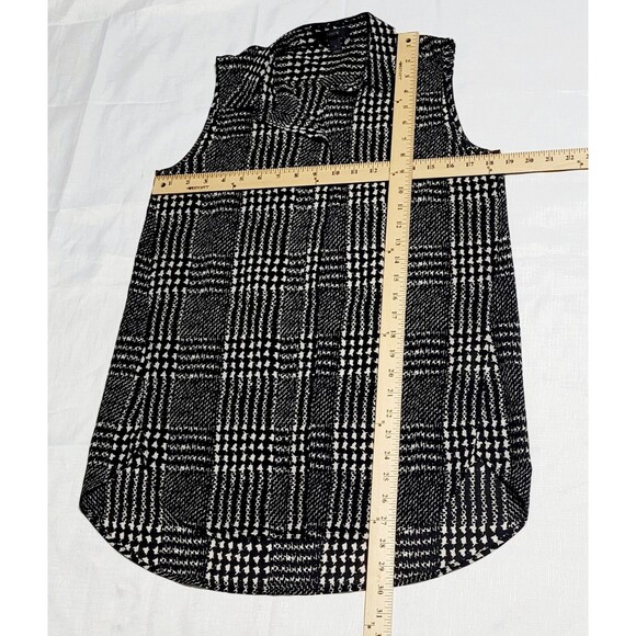 J. CREW Silk Women Sz 2 Top Collared button down blouse Black and white Squares - Picture 5 of 5